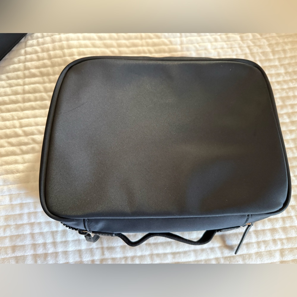 Kate Spade Black Travel Cosmetic/Toiletry Storage Bag Set - Picture 3 of 10